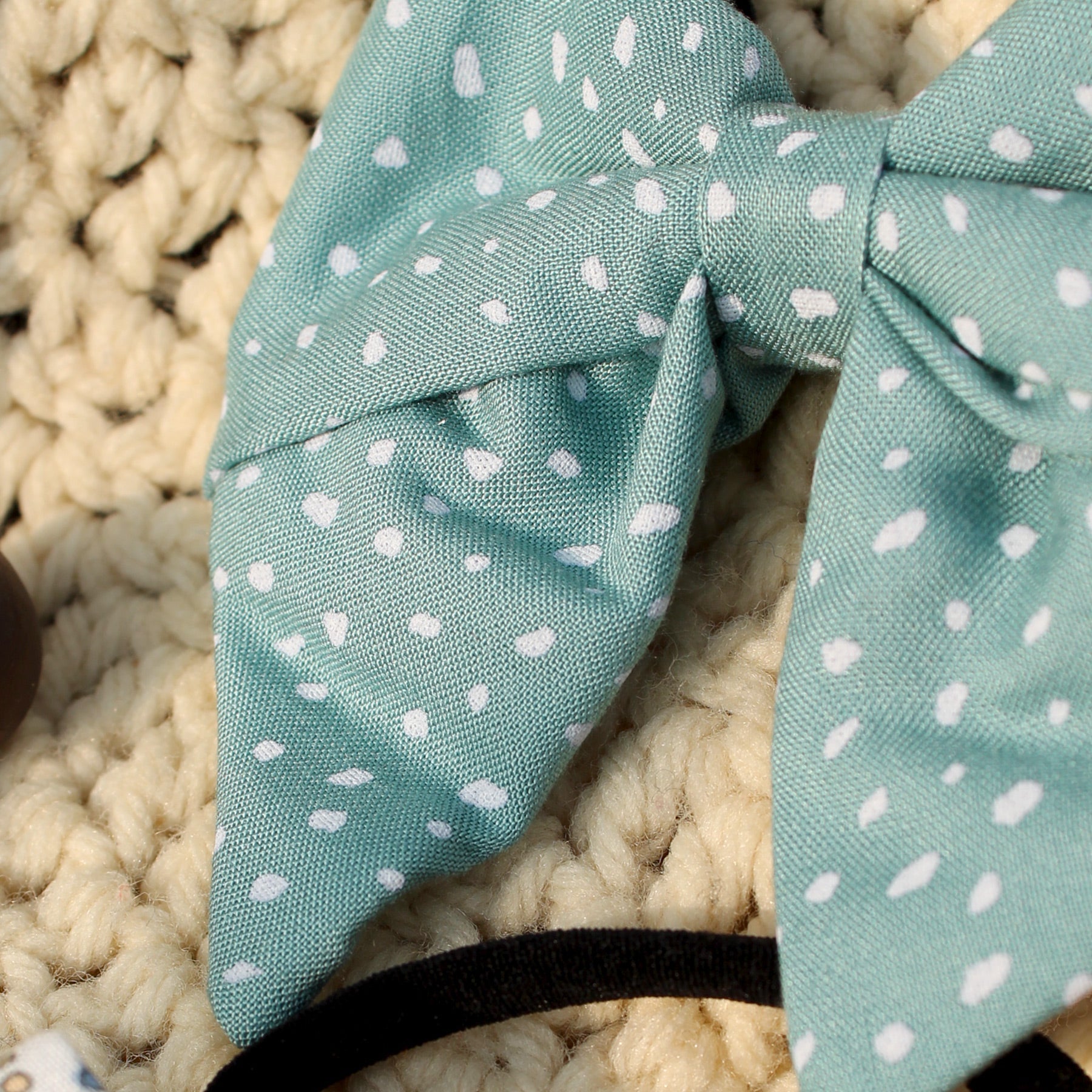 Up In The Sky Bow Clip