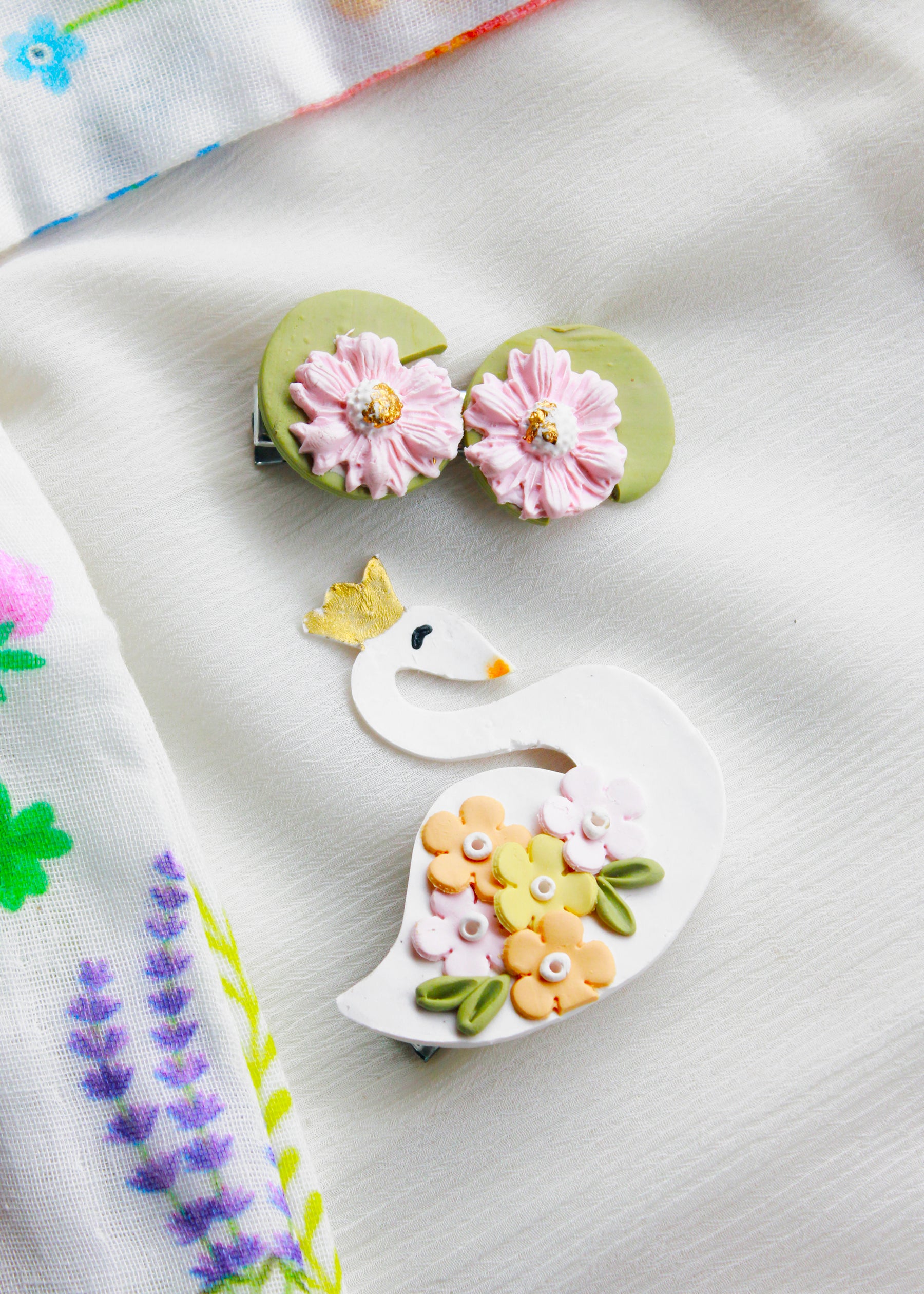 The Swan Song - Set Of 2 Clay Clips