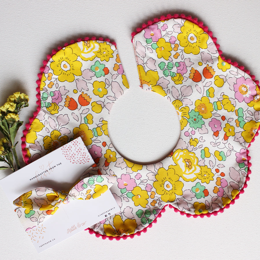 Clap Along - Bib + Bow Set