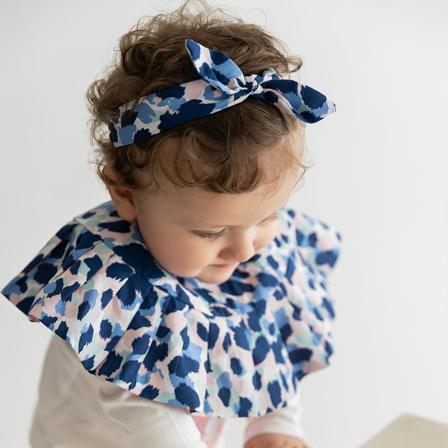 Put Me First - Frill Bib + Bow Set