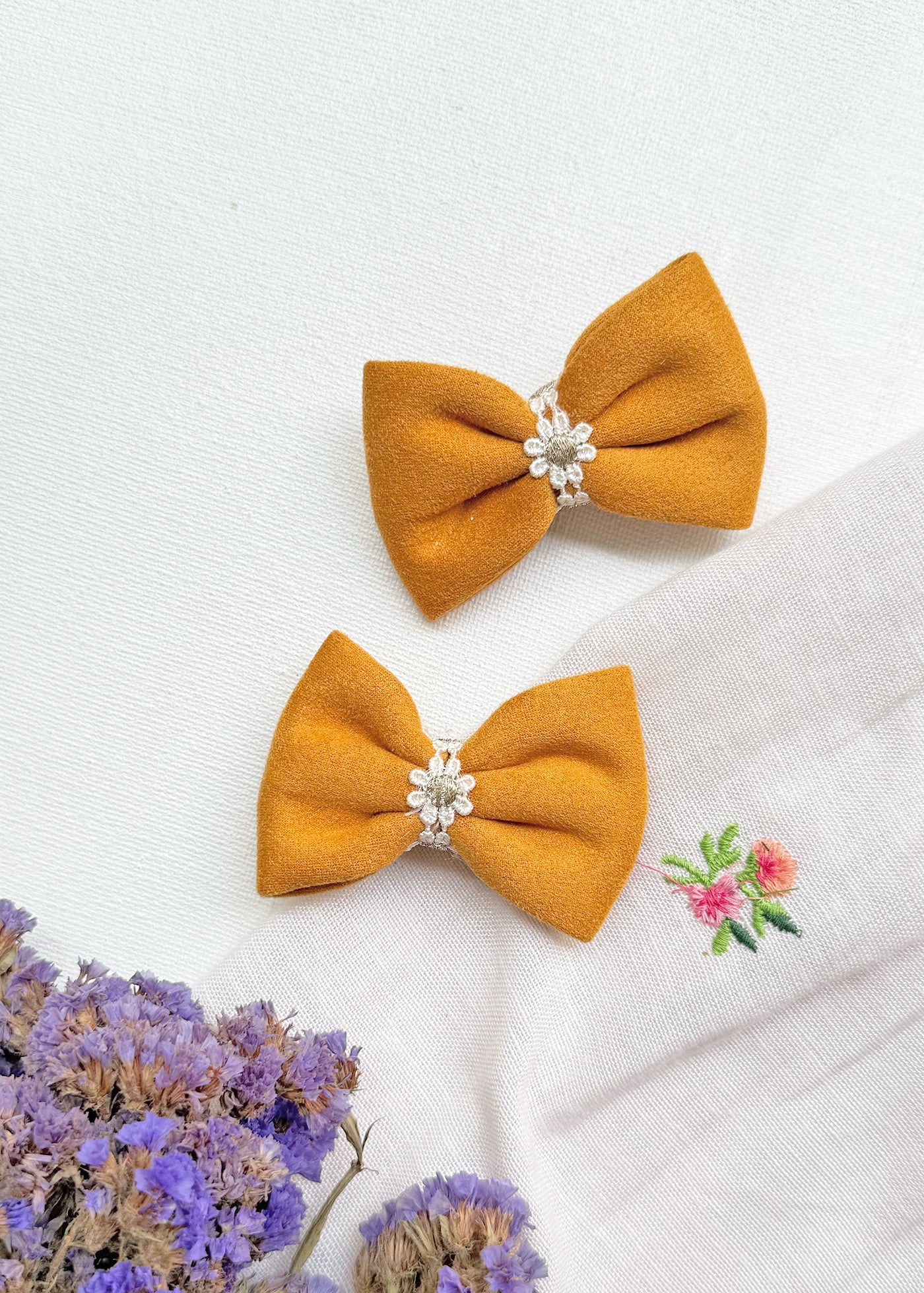Genda Phool - Set Of 2 Clips